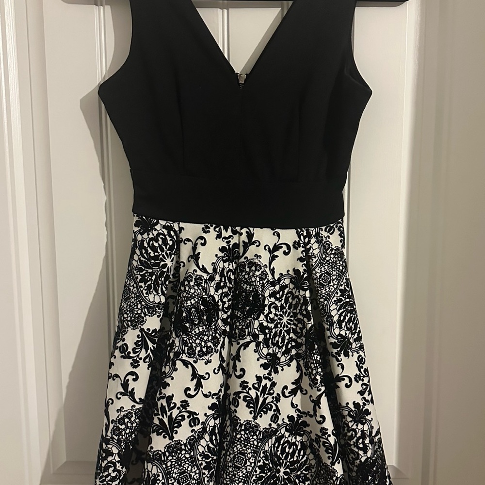 Black and White Sleeveless Dress
